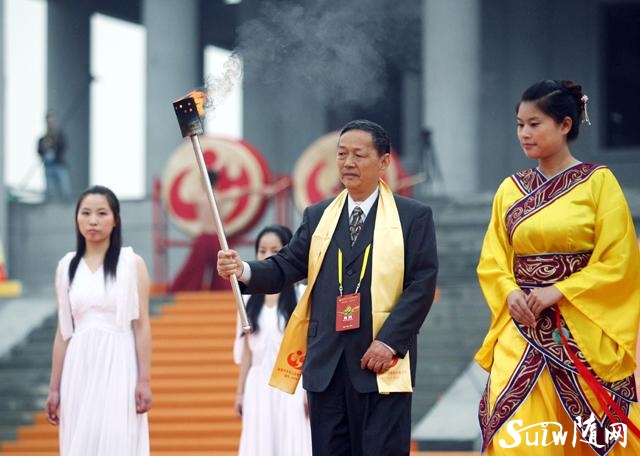 ���Ͳ�֮������͢���c(di��n)ȼʥ��