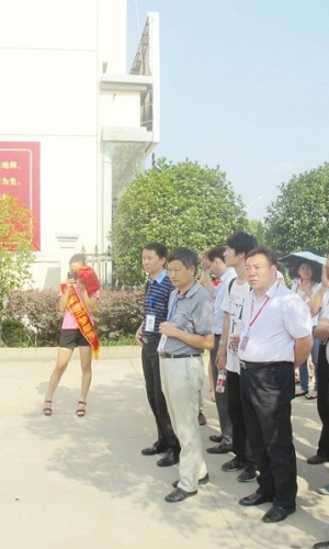 ���Ų�100�����W(xu��)�T���^������ˡ�����(m��ng)