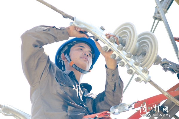 �������������պ�40��ߜ����S�h�f(w��n)���(zh��n)���ɽ���X֮�g���O(sh��)һ�l�µ�10ǧ����·