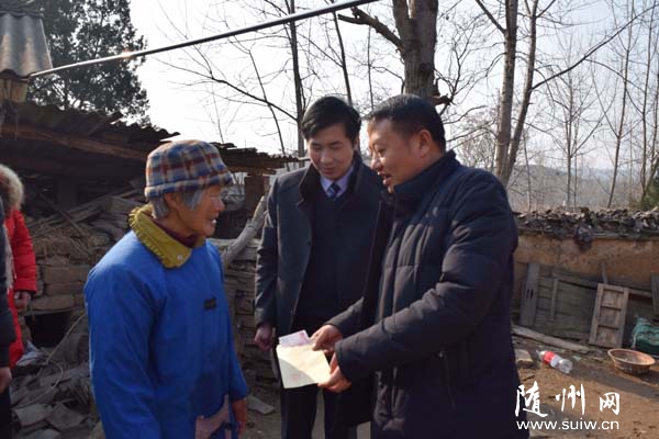 �߳��(zh��n)�hί�������I(l��ng)��(d��o)���c�W(xu��)Уؓ(f��)؟(z��)��һ����ؚ���W(xu��)����ͥ