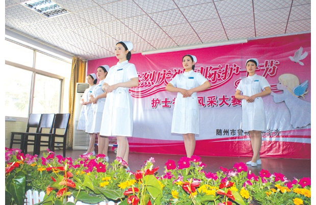 5��12���H�o(h��)ʿ��(ji��)�������t(y��)Ժ�e����һ���e�_������o(h��)ʿ�Y�x�L(f��ng)��չʾ��ِ