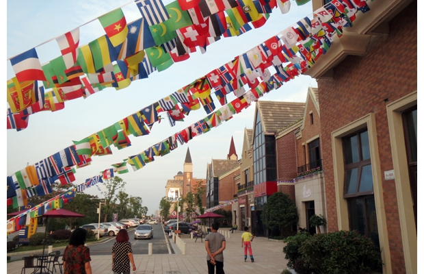 �S�ݳǅ^(q��)��Ҫ·�ڲ�����չ��ʢ�bӭ�Ӆ�����δ�������A���׵۹������(ji��)�ļ��e