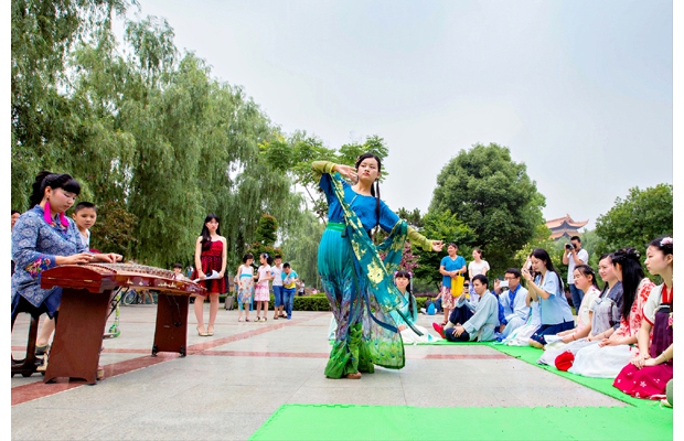 �h�|�ž۝h���Ļ����������r(n��ng)���@�_չ������y(t��ng)���׻��(d��ng)