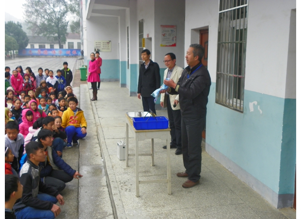 ���(y��ng)���ČW(xu��)У�_չ��ȫ��ɢ�ݾ����(d��ng)