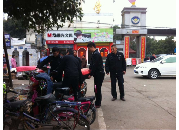 �ǹ܈�(zh��)���ֶ��־�(li��n)�������^(q��)���Ǿ�������^(q��)����(w��)�Ҍ�(du��)У�@��߅�h(hu��n)���M(j��n)�м�������