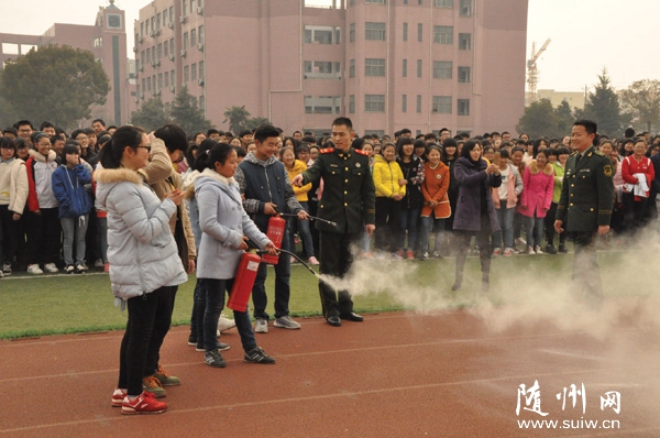 ����һ����Ո(q��ng)�S��������֧�(du��)�ٱ����M(j��n)У�@�_չ������ȫ���_�W(xu��)��һ�n�����(d��ng)