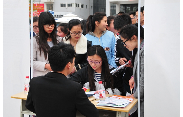 �S���I(y��)���g(sh��)�W(xu��)Ժ�y��58ͬ���e�k�׌��ڹ����W(xu��)���}��Ƹ��