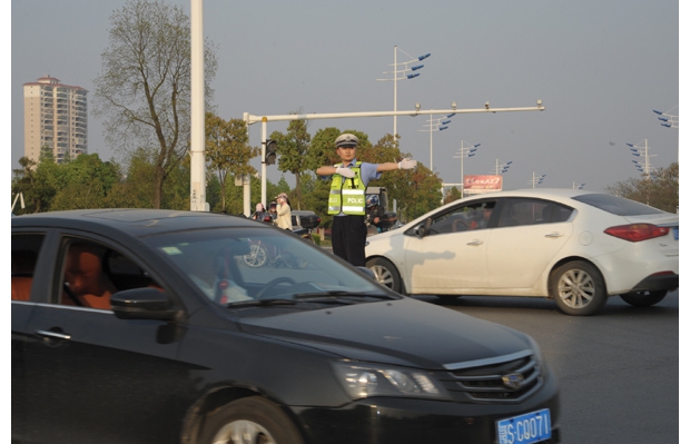 �S�ݽ����ڳǅ^(q��)��(chu��ng)��������ͨ�������������������(w��)�ʹ���