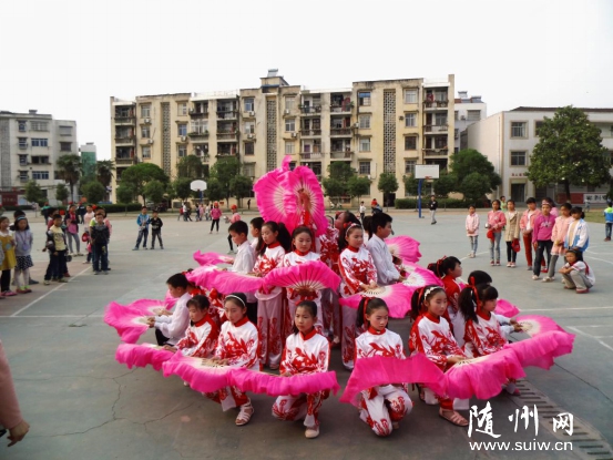 �S�h�׵��Ļ��R��(hu��)��(ji��)Ŀ�R����2016�ꡰ�͑����l(xi��ng)�����(d��ng)�������S�h�h(hu��n)̶�(zh��n)�e��