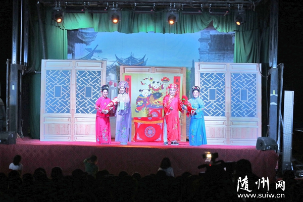 �S���С������M(j��n)У�@���^Ħ���M(j��n)��(hu��)���S�h��ɽ�����e��