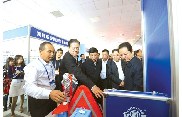 ���e���^��(y��ng)���a(ch��n)Ʒ�ͷ���(w��)�ɹ�չ