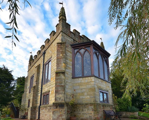 Ӣ��(gu��)һ��ƽС�Ǳ�����(bi��o)ǧ�f(w��n)Ԫ�߃r(ji��)