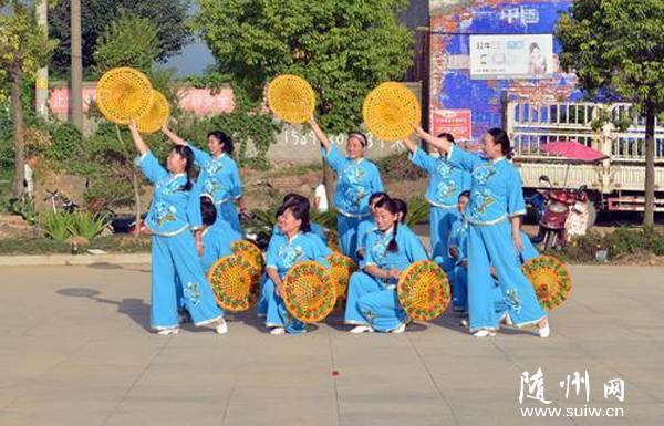 �S�ݸ��^(q��)�����(zh��n)�Ļ�վ�M���_(k��i)չ�S����ʵ�Ⱥ�����w���(d��ng)