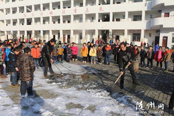 ���ۘ�С�W(xu��)���Ì��I(y��)��ѩ�����O(sh��)�������(ji��n)��