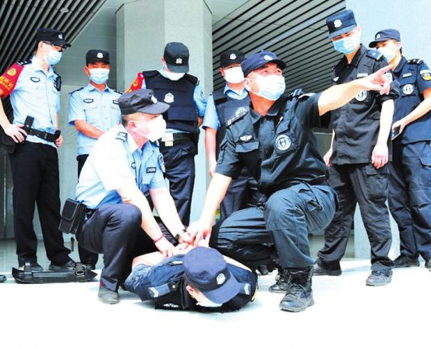 �S���й������_չ����̎ͻ�ݾ�