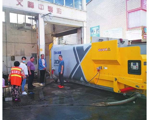 ���L����������Dվ