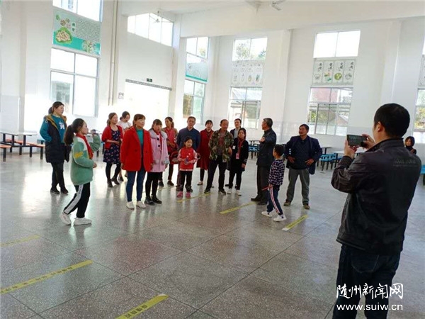 ���ֶ�С�_չ�������Єӡ���ʩ����У������