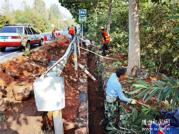 �����r(n��ng)�幫·�ؾ��h(hu��n)��