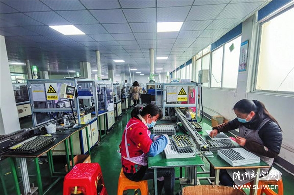 �������Y