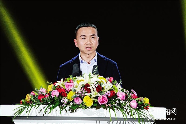 ����I(y��)�ҹ���(hu��)���_�A����������(qi��ng)һ�乽