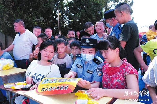 ����ף���M(j��n)��У