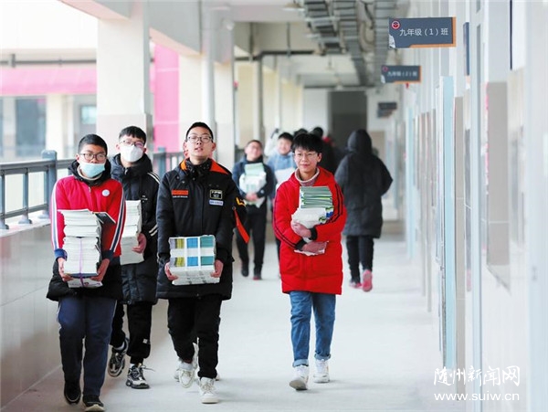 ��Уӭ����