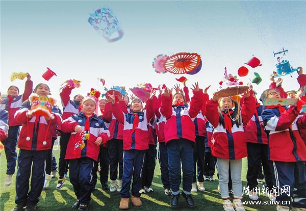 ���ƺ��WУ�e�С����w���롱������