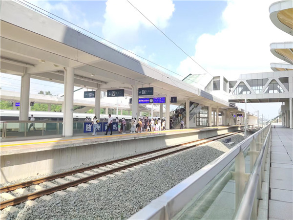 ������Fͨ܇�����S�ݽ�(j��ng)������l(f��)չ���^��