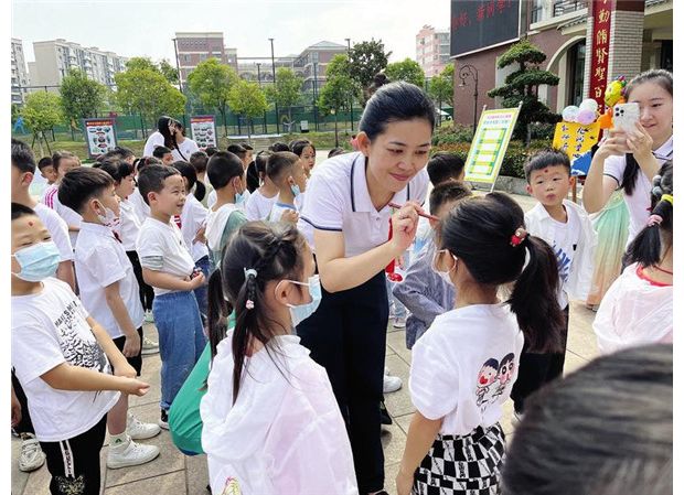 �����^(q��)���ƺ��W(xu��)У�e�С��_�ɶY��