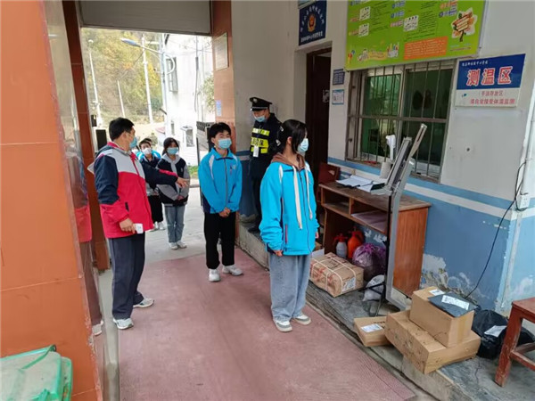 �����(zh��n)���ČW(xu��)У����(y��u)��У�@���ش�ʩ ����(zh��n)�䌍(sh��)���ع���