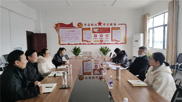 �S��������ց��S�h�_չ�ڄ��Pϵ�����{��