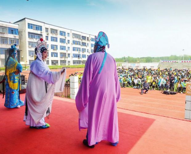 �����z���MУ