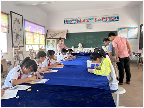 �S�h����(zh��n)���ČW(xu��)У�_չУ���n���(y��n)�ջ��(d��ng)