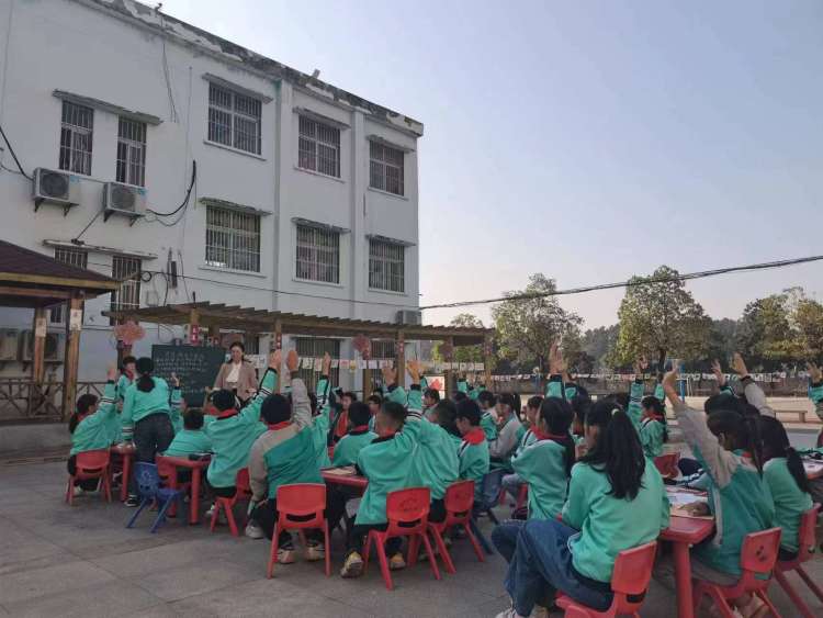 �S�h��ɽ�(zh��n)��(li��n)�w�_չ�����n�����л��