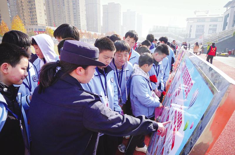 ��������