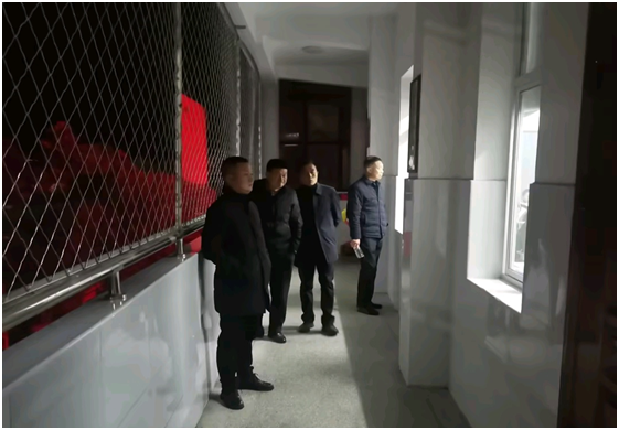 �S�h�������ČW(xu��)У�I(l��ng)��(d��o)�����(zh��n)ֱ��УѲ��