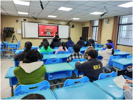 �f(w��n)�����r(n��ng)��(ch��ng)���ČW(xu��)У�_չ�tɫ����(hu��)���}���v��ِ