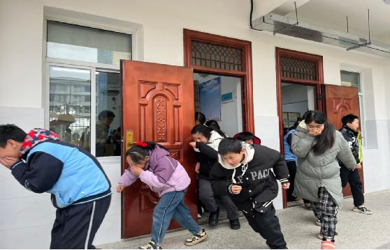 �S�h�����(zh��n)���ČW(xu��)У�_չ����ȫ��ɢ��(y��ng)���ݾ�