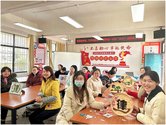 �����(zh��n)��һС�W(xu��)�_չ�c�����ˡ������ֹ��������