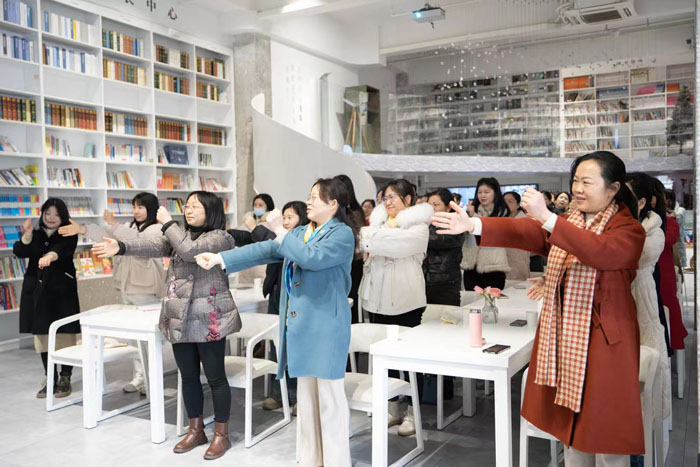 �����^(q��)�������_չ�c�������ˡ��DŮ��(ji��)���