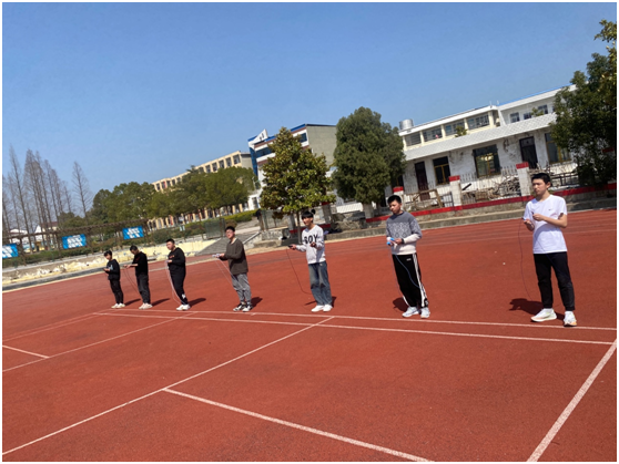 �f�����r(n��ng)��(ch��ng)���ČW(xu��)У�_չ�п��w��ģ�M�y(c��)ԇ