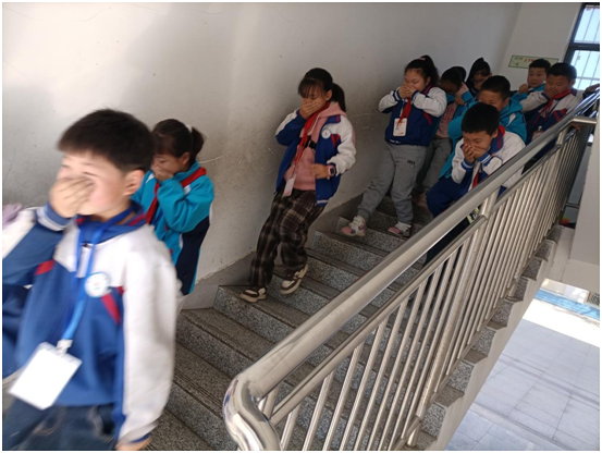 �����^(q��)�����(zh��n)С�W(xu��)�_չ������ȫ��ɢ�ݾ����