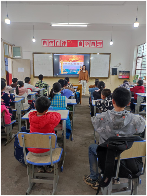 �S�h����(zh��n)����С�W(xu��)�_չ�����ϼ�Ӣ�ҩq���мtɫ�������}���(d��ng)