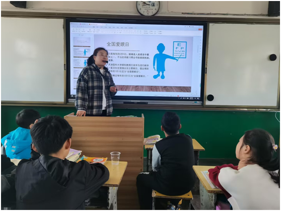 С���(zh��n)һ���_չ��ҕ���������������(d��ng)