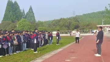 �߳��(zh��n)���ČWУ�_չ��4��15ȫ����Ұ�ȫ�����ա����}���