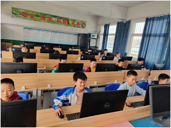 �ε��(zh��n)؞�fС�W(xu��)�������M(j��n)У�@����ٛů����