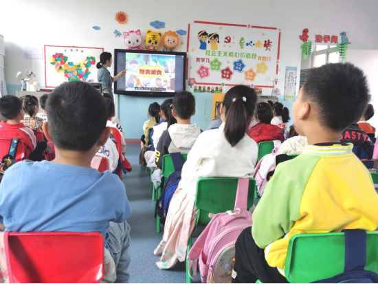 �f���(zh��n)�����׃��@����p��(z��i)��(y��ng)����ɢ�ݾ�