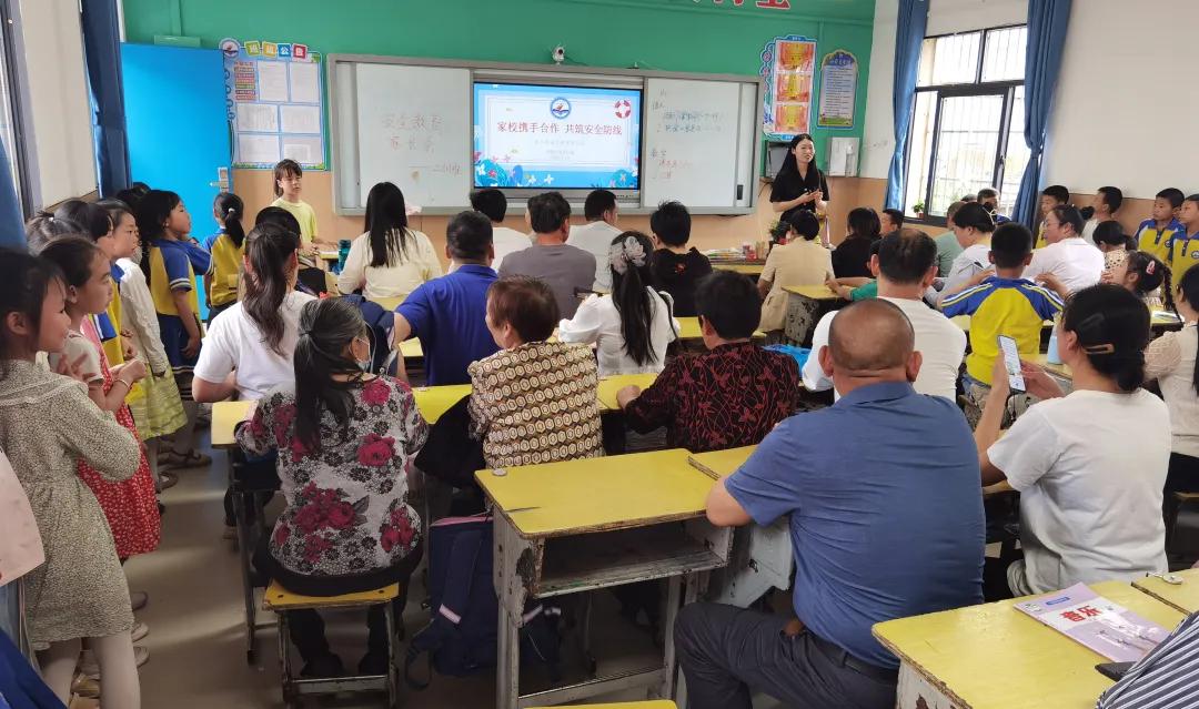 �����^(q��)��ˮ�W(xu��)У���_��ȫ�������}���L��