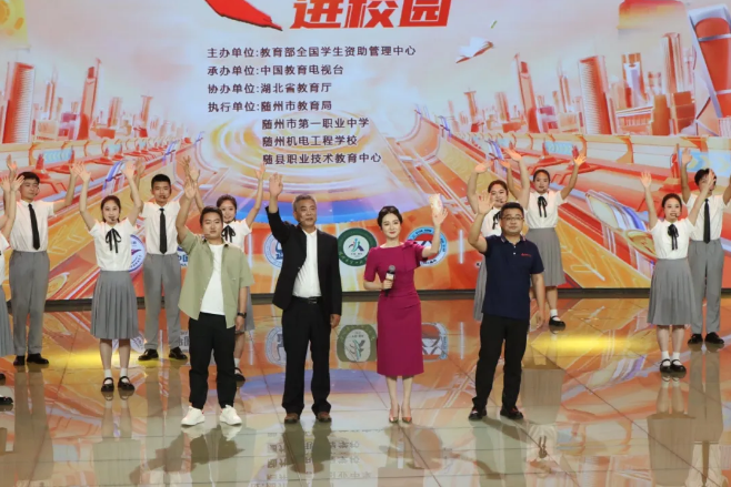 �S���e�С��Y�����ˡ���������M(j��n)У�@�������ڻ��(d��ng)