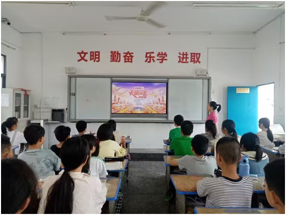 �����^(q��)�ۿ��TС�W(xu��)�M��ȫУ�����տ����Y�����������(gu��)�����M(j��n)У�@�����(d��ng)